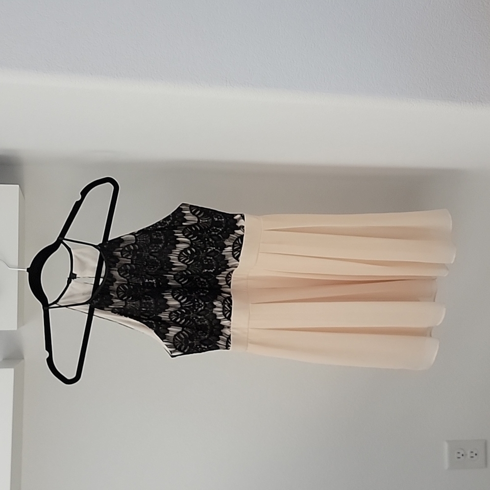 B. Darlin Junior's Sleeveless Dress - Black&Pale/Light Pink